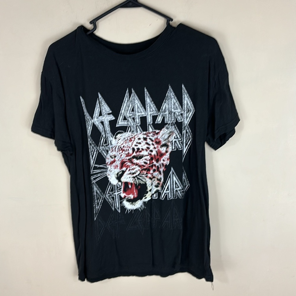 Def Leppard  Band Black  Leopard Tee T-shirt Size Large
